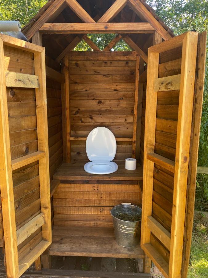 Kingfisher Cabin - Wild Escapes Wrenbury Off Grid Glamping - Ages 12 And Over Baddiley Exterior photo