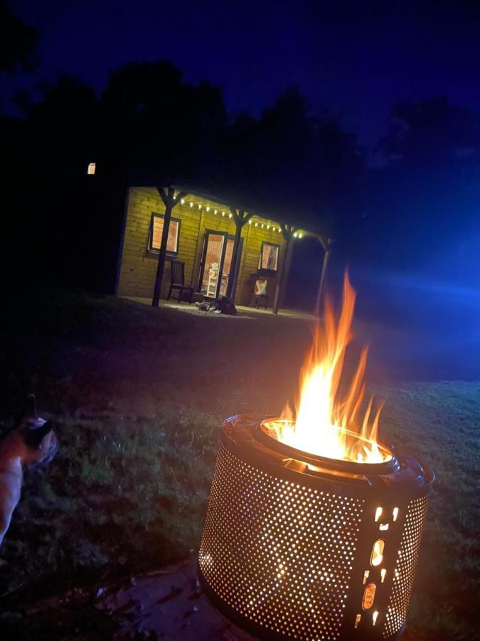 Kingfisher Cabin - Wild Escapes Wrenbury Off Grid Glamping - Ages 12 And Over Baddiley Exterior photo